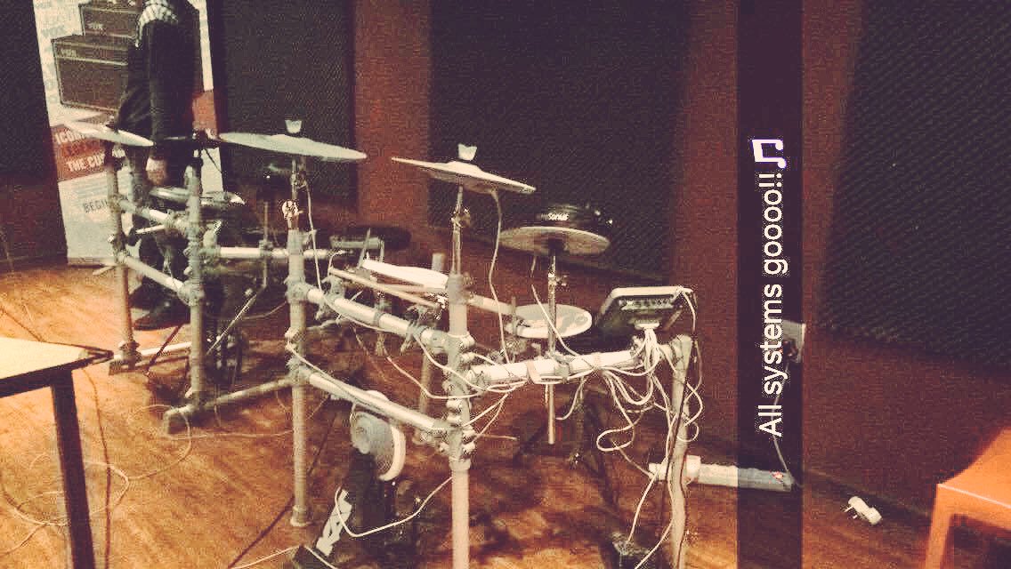 RedRevengeMedia's tweet photo. Get your beat on with our drum lab hosted by @MoHoffmeester @CapeDrums. #drums #goals https://t.co/F3q8wZRaN0