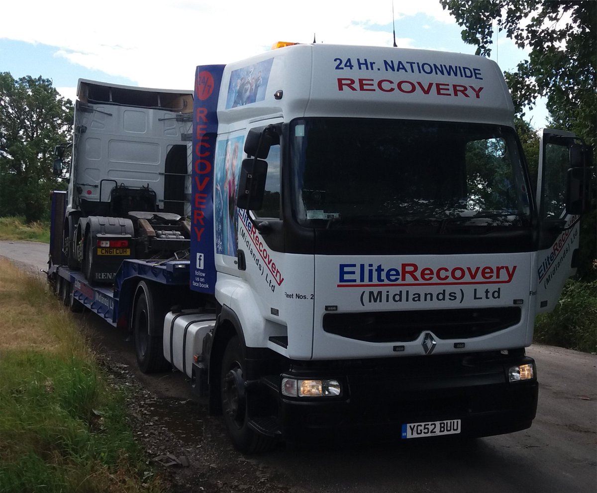 EliteRecoveryml's tweet image. Low Loader sent out to recover tractor unit from Swindon #burntout #24/7 #wecanmoveanything