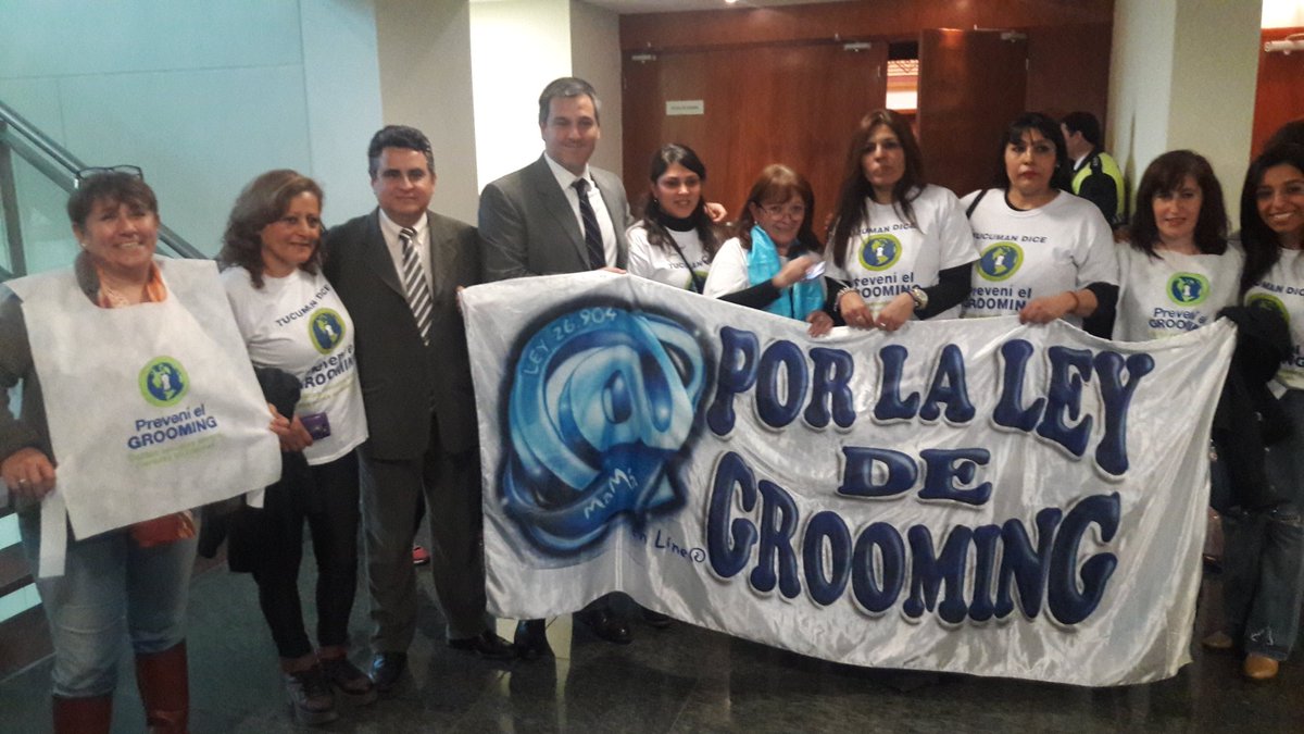 titocgpro's tweet photo. Una alegria enorme haber contribuido para la sanción del proyecto #grooming junto a MaMá en Linea @MarielaMDomenic https://t.co/HDyYGHN8y9