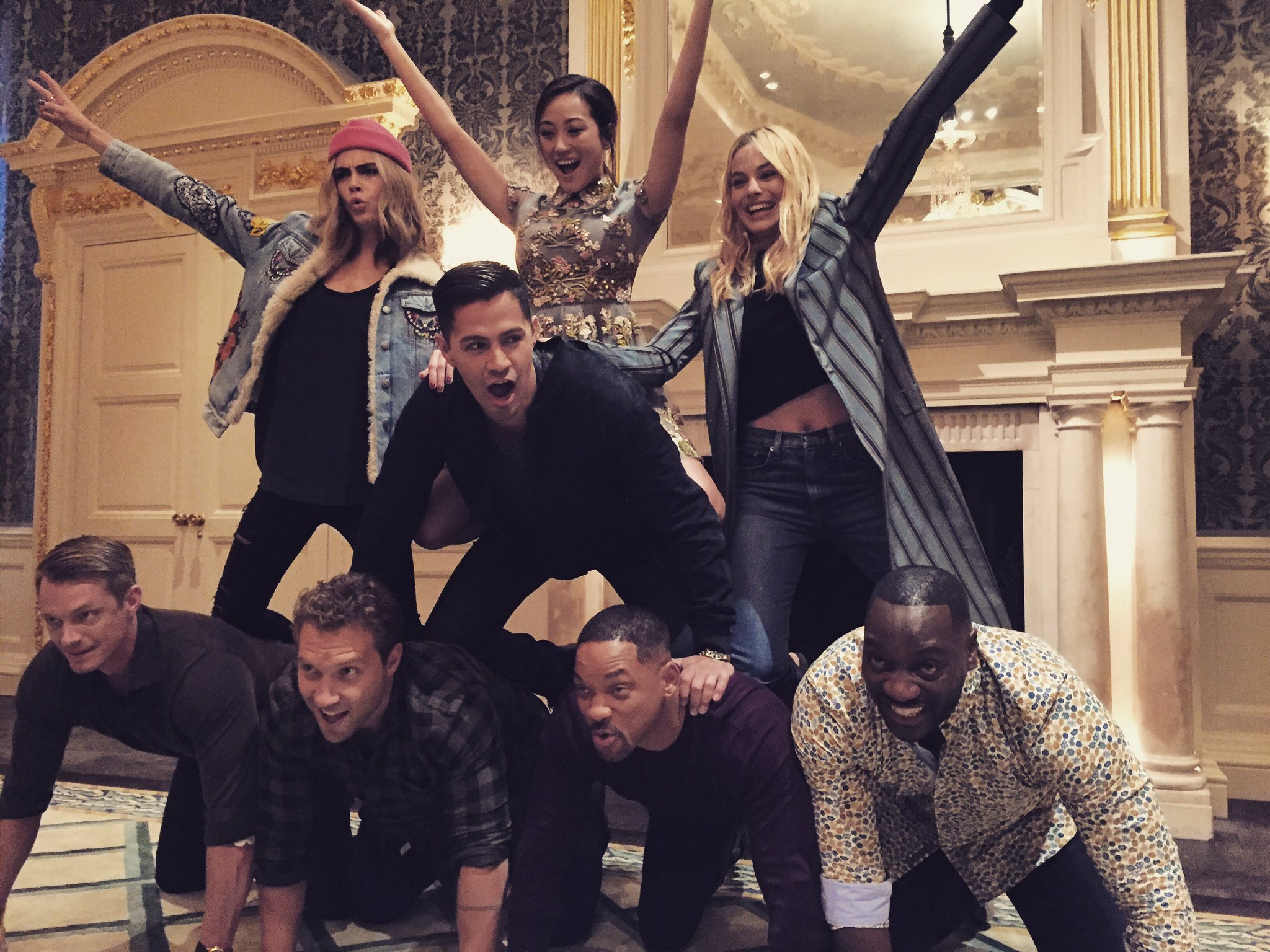 CpBqAsxXEAESnFS.jpg:large