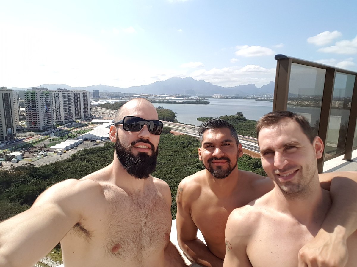 leoquerin9's tweet photo. Faltas vos gatito @dmigueles17 
@portela_pablo @NegroGarcia12 #Rio2016 https://t.co/TfLHCEfKpM