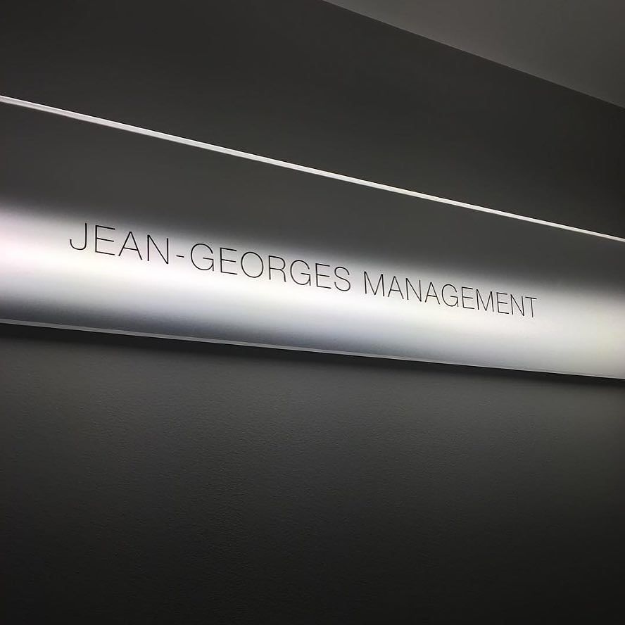 IdeaWorkStudios's tweet photo. Spotted in SoHo: Brand identity for Jean-Georges Management #tbt @chefjgv •
.
.
.
#soho #b… https://t.co/ViUJZ0hrNm https://t.co/fkQXhpsXlK