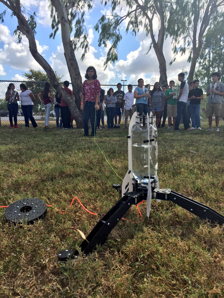 getENCORE's tweet image. Today we're working w/ 300 students as part of @BrownsvilleISD STAMP camp #engineering #medicine #biotechnology