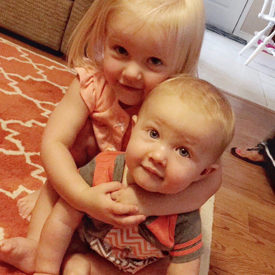 carliodle's tweet photo. She adores him-melts my heart! #MissKinley #HudsonBrewer @modle1112 https://t.co/xTkEj6AzUc
