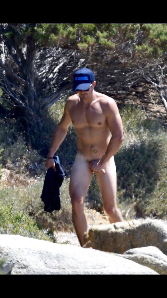 GuyCandy_'s tweet photo. Orlando Bloom uncensored 😳 https://t.co/J3b23EEj3H