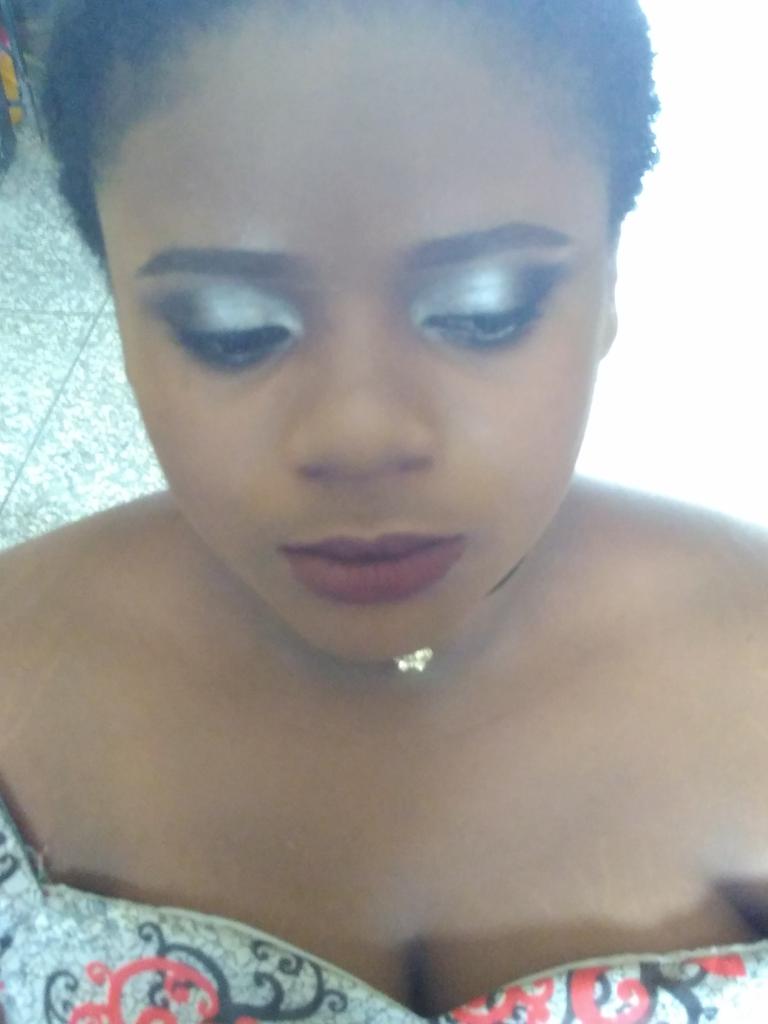 ivie_b_'s tweet photo. Yeah! I did it again. #makeupbyB πππ https://t.co/Wy0OIgzmuz