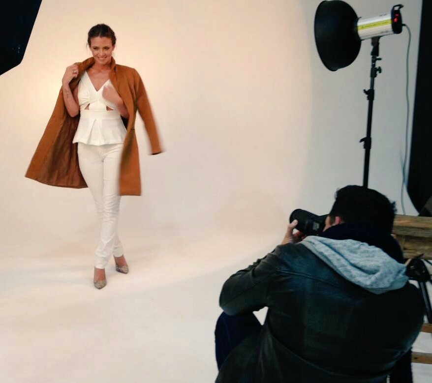 holaFH's tweet photo. {#BackFH} Producción de Tapa con la diosa @gegeneumann 🌟💣🌟 https://t.co/V9SHDm0lLE