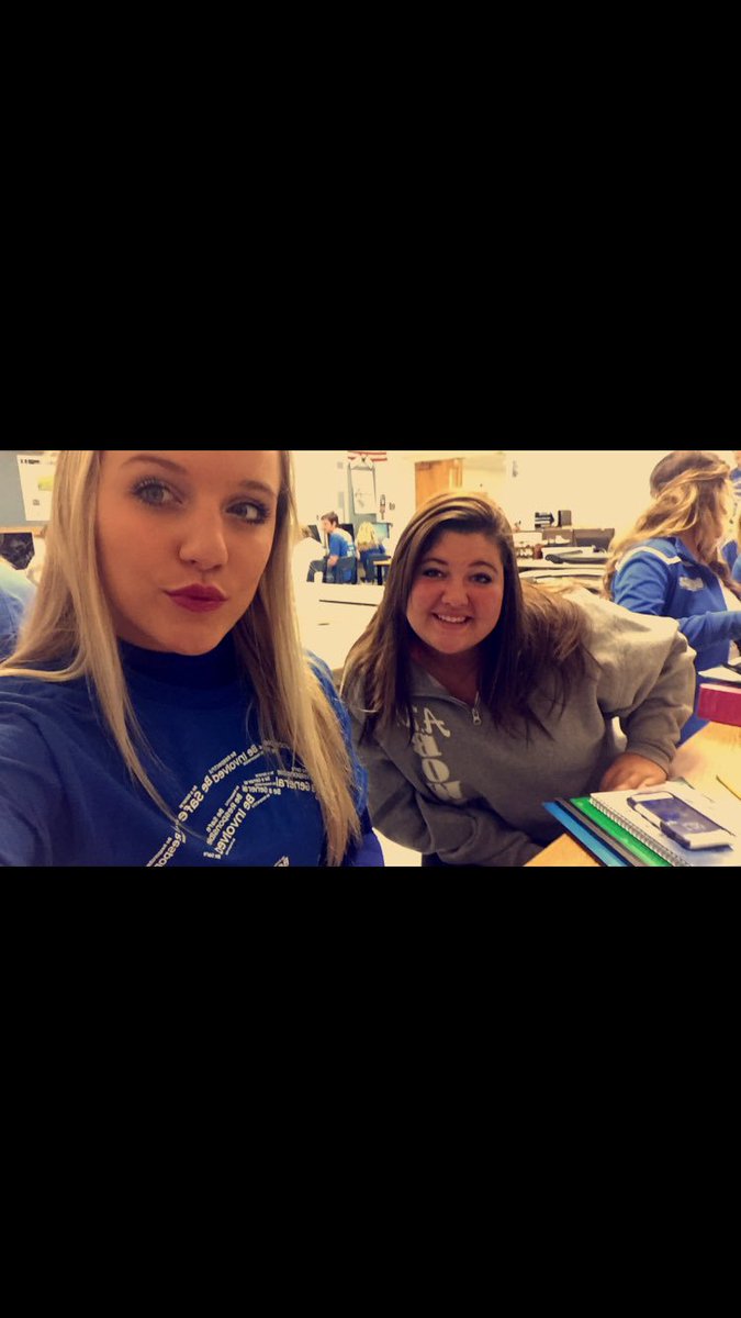 AllyPool5's tweet photo. hbd bby ilysm💛💘 https://t.co/PJTYRmjUSa