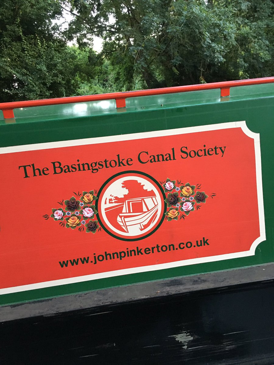 samchandler_'s tweet photo. On the Basingstoke Canal this evening with friends and a Bat Detector! #batsconservation https://t.co/h9ORvu91Sc