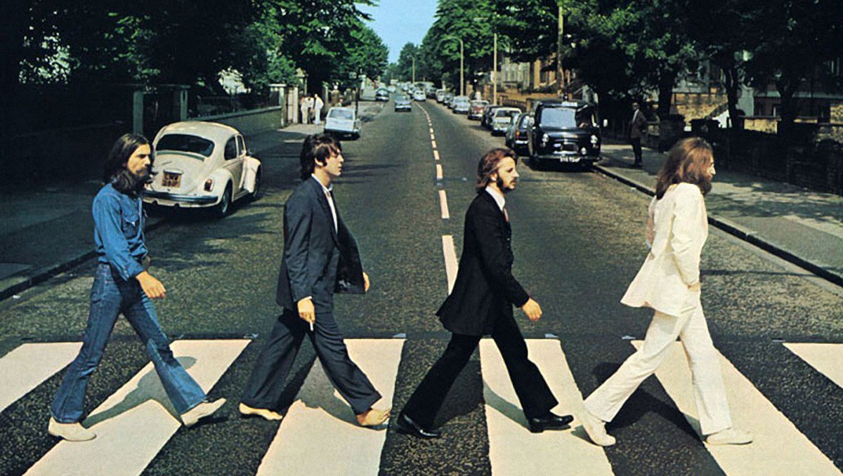ABBEYRADIO2's tweet photo. Consigna: Manden fotos o comenten si alguna vez se sacaron fotos o si quieren hacerlo, al estilo portada Abbey Road! https://t.co/vpeBHE3Y8a