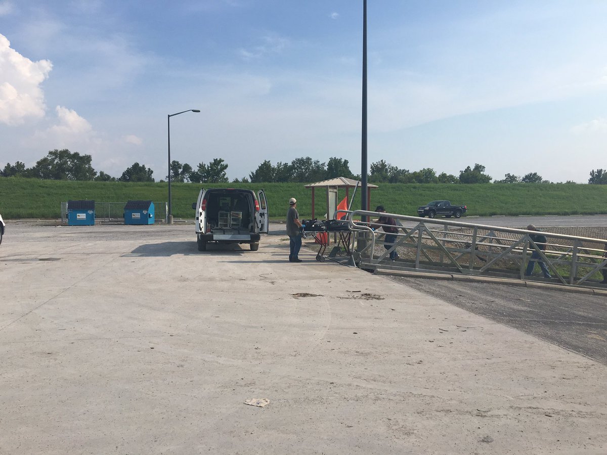 Body of the 29 yr old pilot who crashed at the Atchafalaya Basin yesterday was just taken away @Cajunfirst