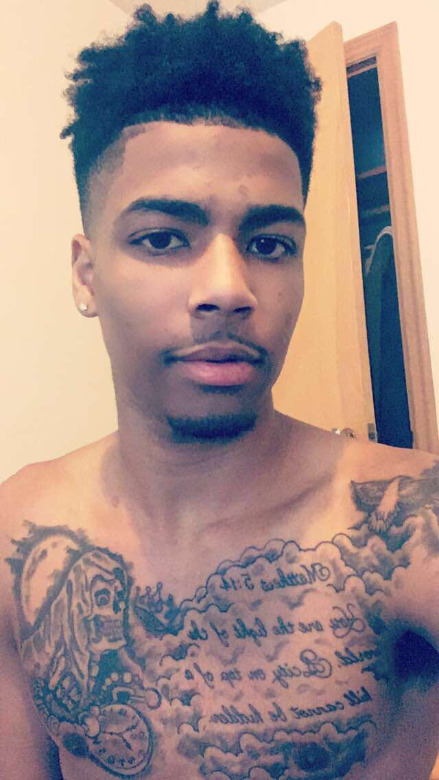 NoahBenton4's tweet photo. Add me on snap 👻 noahxbenton https://t.co/U6OA9fc5jJ