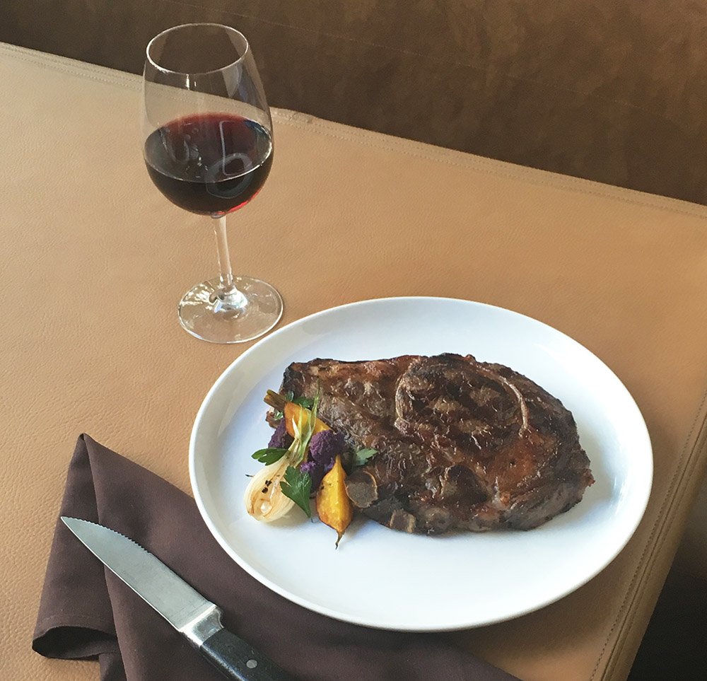 PrimehouseCHI's tweet photo. Ribeye love. #ribeye #chicagofoodscene #chicagofoodie #Steakhouse https://t.co/rPqJD2IsZL