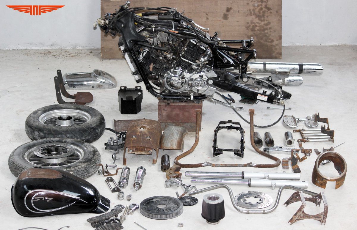 Upcoming vintage build "Pilkhi" - Part Explosion

#TNT #TNTMotorcycles #Hyosung #ST7 #vintagebuild #Pilkhi