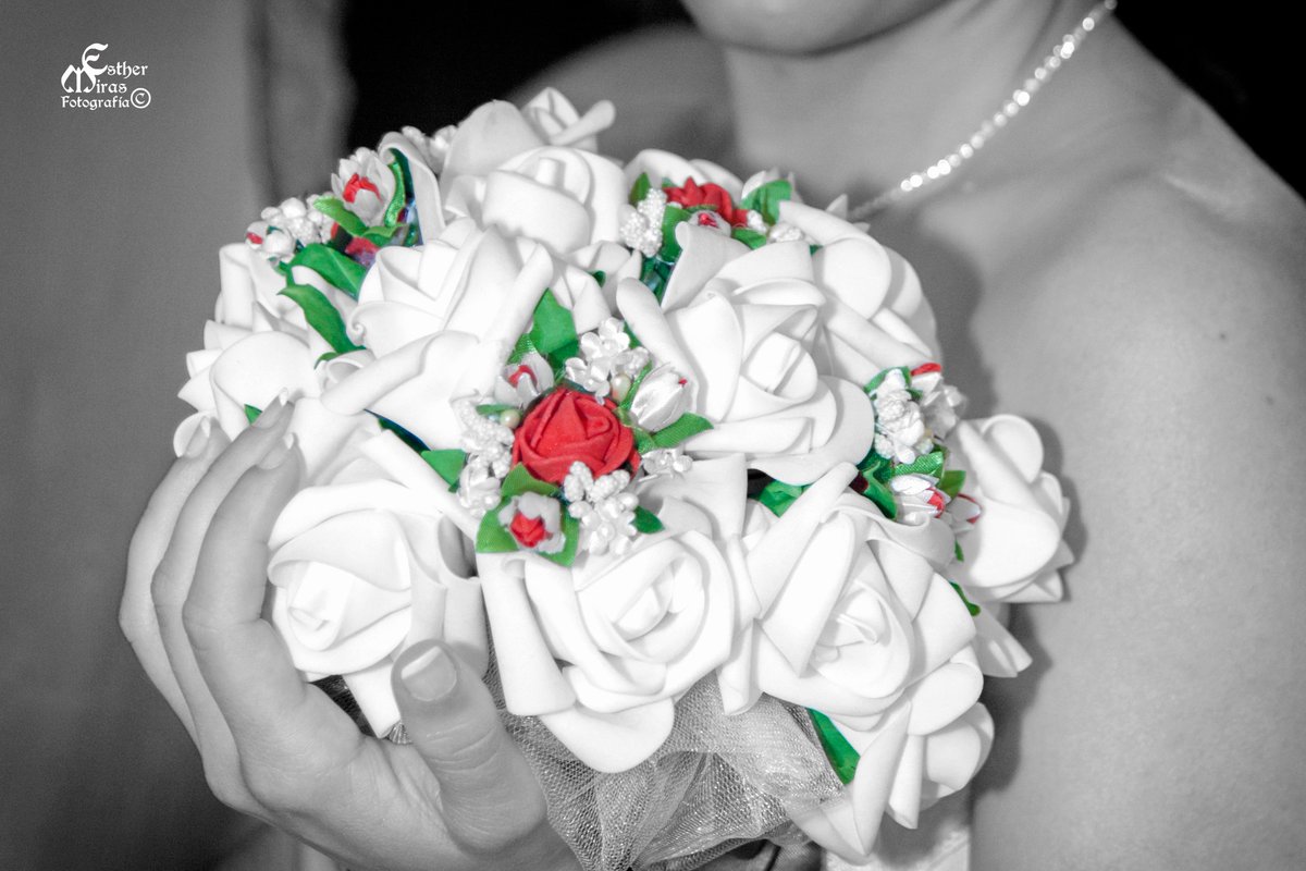 esther_miras's tweet image. "Esa bendita locura llamada Amor"
 Editando momentos especiales.
 #WeddingPhotography #PintoFotografia