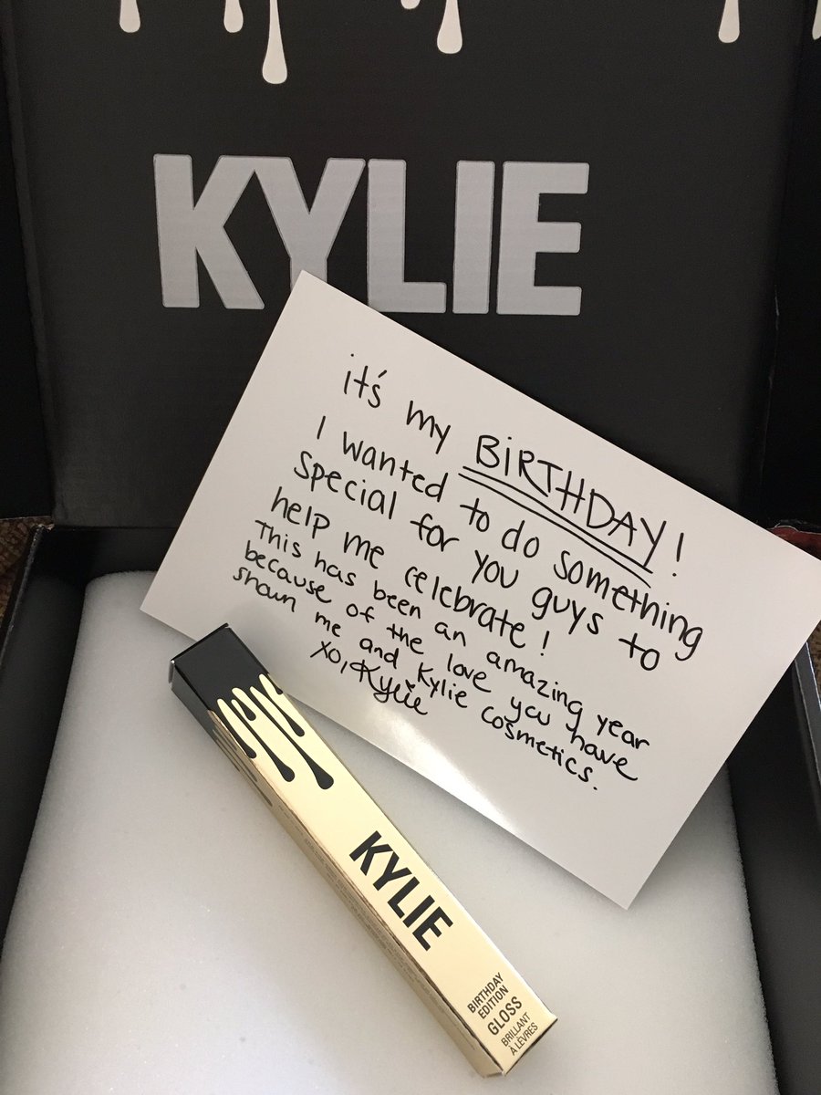 bemyi_dle's tweet photo. Look what came today!! @KylieJenner Poppin is so pretty 😍😘💗 https://t.co/BkI7TyYrYO
