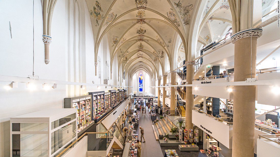 weird_hist's tweet photo. Waanders in de Broeren church in the Netherlands converted into a beautiful library. https://t.co/1xQ2RD458u