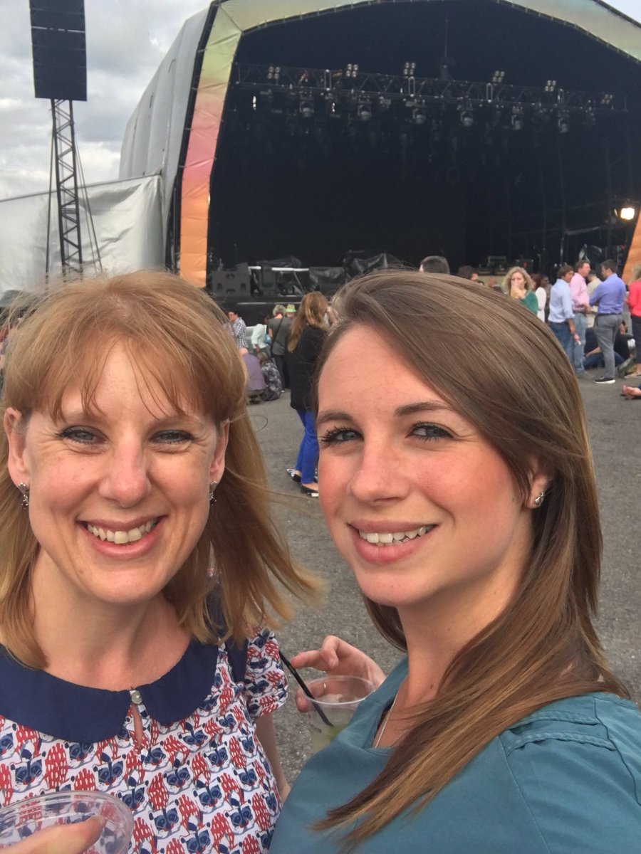 GinaSault's tweet photo. Waiting for Bryan Adams @Sandownpark #SandownSelfie https://t.co/sr0maGpT1z