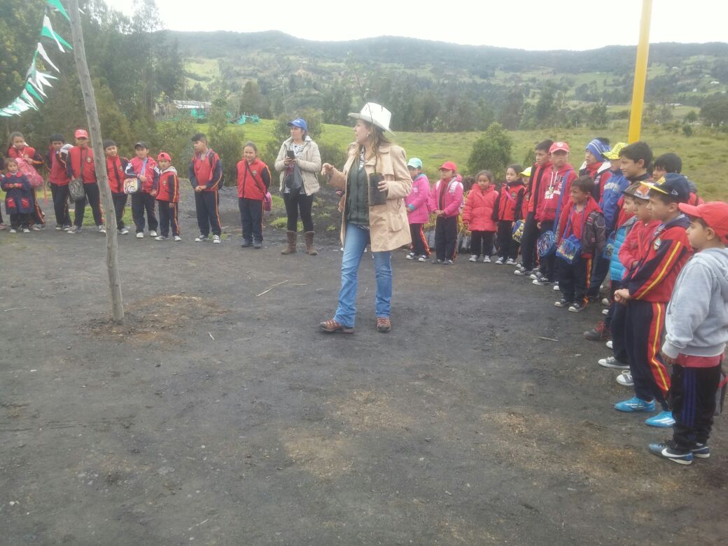 NCotame's tweet photo. El Festival Ambiental Minero en MINMINER sigue. Ahora nos apoyan las escuelas de la zona. Full educación ambiental https://t.co/PPTHsQREaC