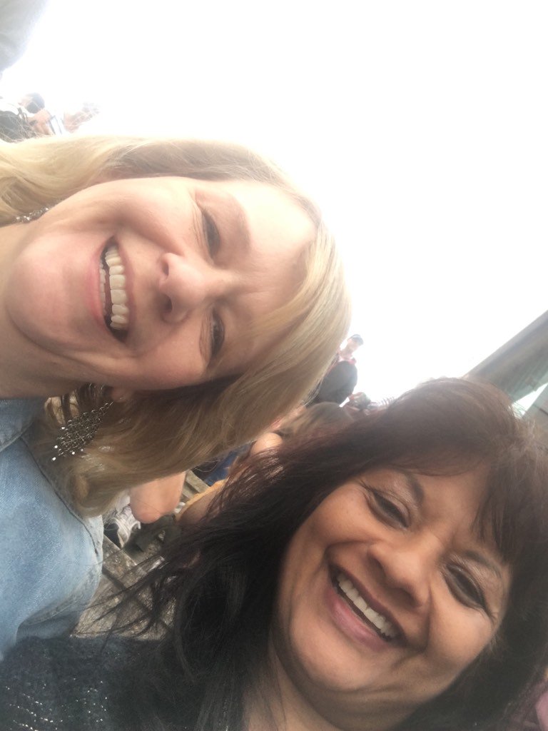 Ready for Bryan #sandownSelfie <a href="/Sandownpark/">Sandown Park</a>