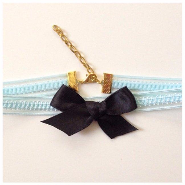 Classif_palace's tweet photo. Light Blue Choker with Black Bow made by @SugarLux
https://t.co/IXFP9Y4FDw #choker #jewelry #fashion #SellItFaster https://t.co/9bQ6UNLebA