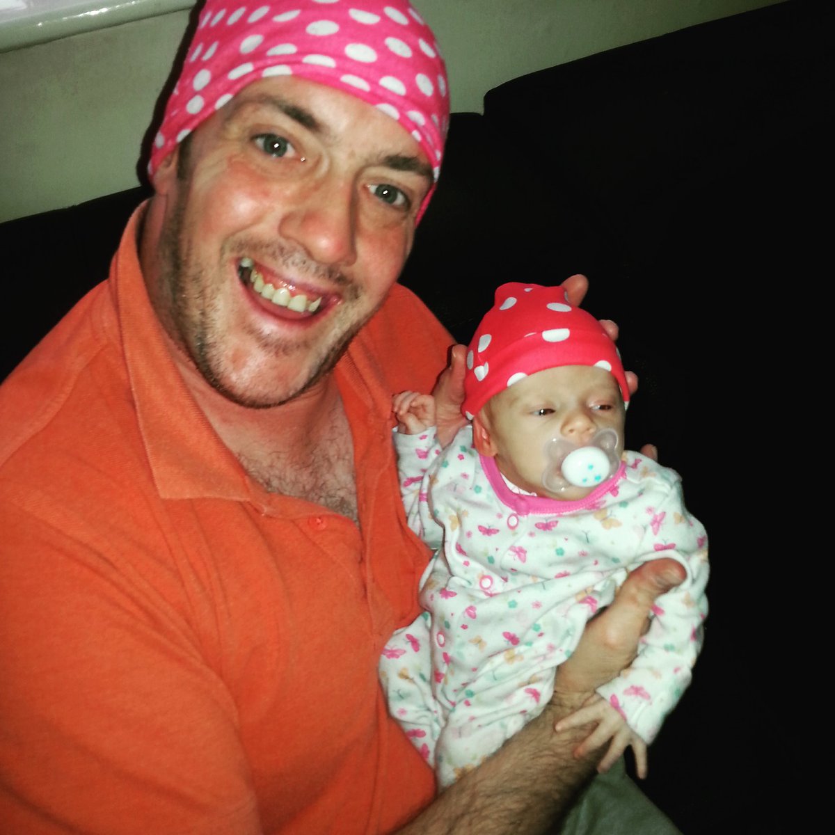 d_s_myers's tweet image. #daddydaughterselfie #samehat