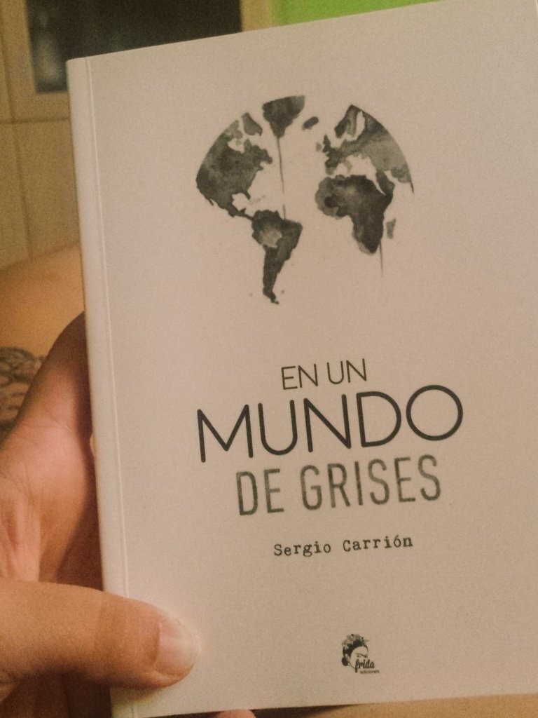 Las_Grecax's tweet photo. Cuando sabes que es este, el libro que tenias que tener en casa 😍 https://t.co/hGj3uvK800