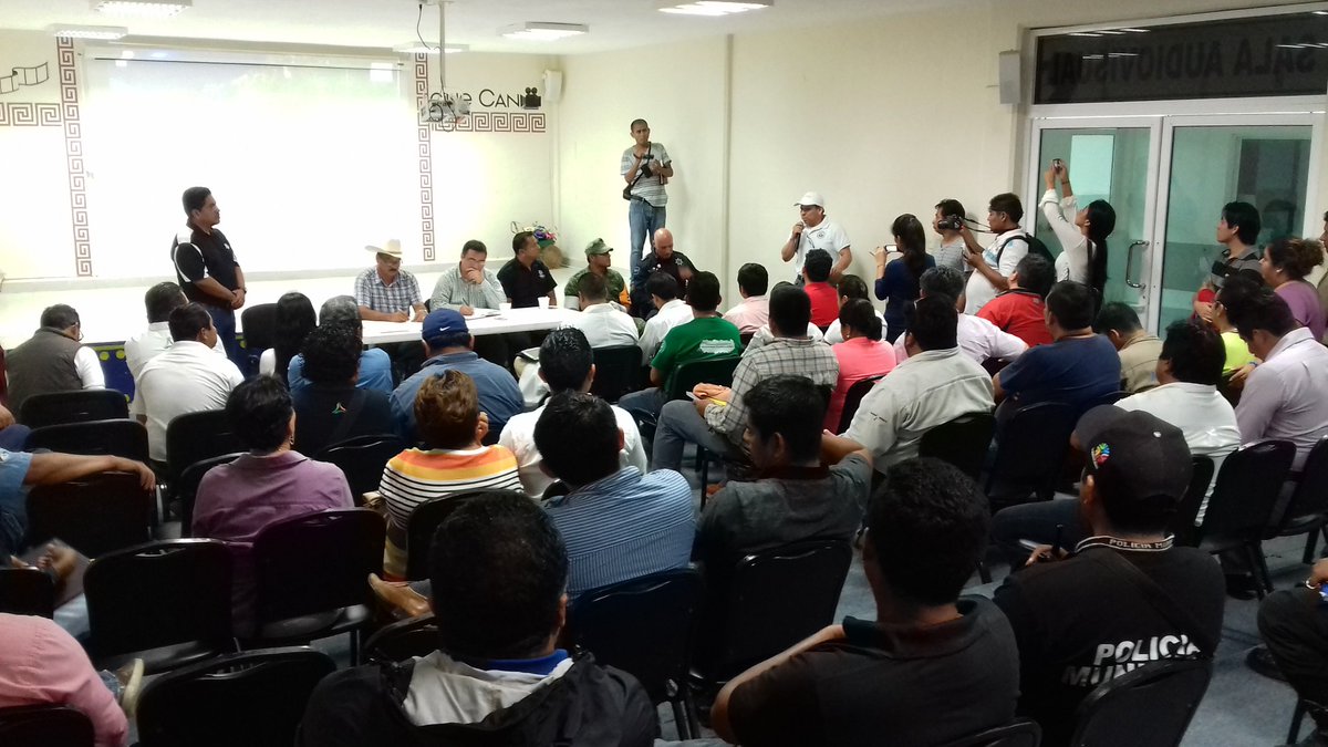 GobCandelaria's tweet photo. Diconsa, CFE, SCT entre otras dependencias ofrecen respaldo por la contingencia https://t.co/l6szuli81n