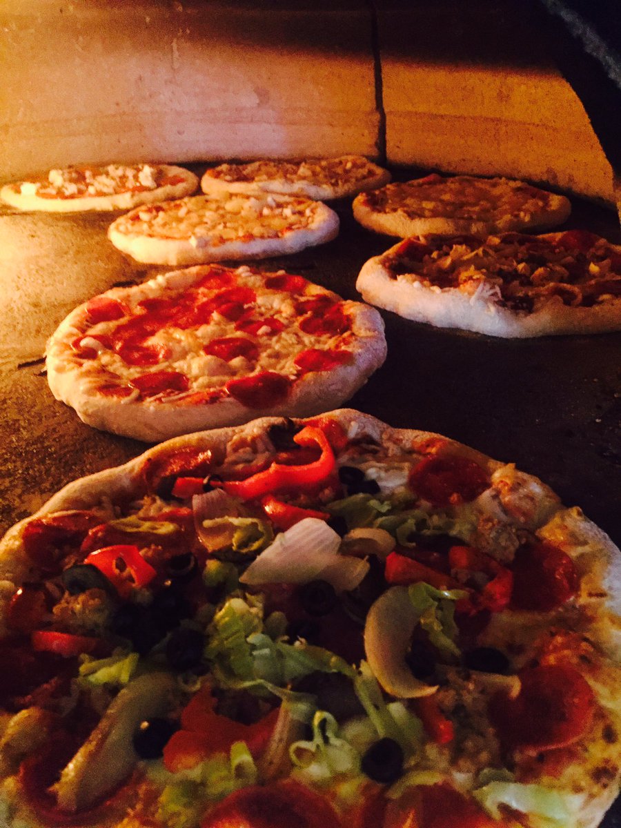 PizzarioPdx's tweet photo. Thursday night is #jazz jam at #pizzario. 7:30-10:30pm.All ages
Great food, great music with         A+ service. https://t.co/hl5rx0dIwZ