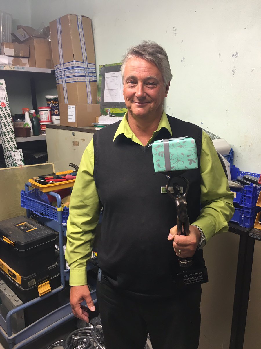 #cateyontour. Catey is recognising Alan's 26 years of service @HISolihull  <a href="/valorhotelsEU/">Valor Hospitality EU</a>