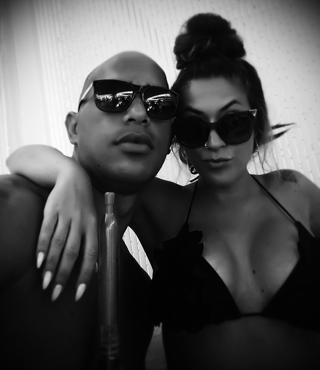 tamaradiamond's tweet photo. Rozando los 30 y como el vinoo laaaaaaalalalalalalaaa https://t.co/Wc4CInjWCI