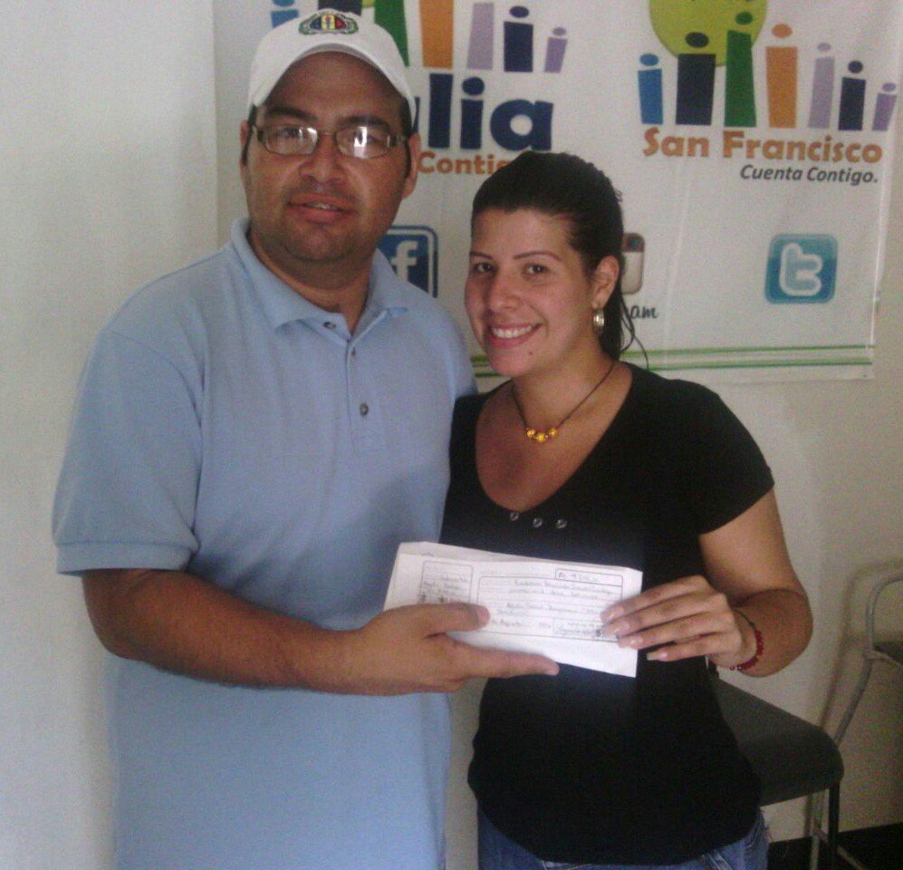 FVenezuelaCC's tweet photo. Nuestro líder @alejoparrato Entrega Ayudas Sociales a través del #ProgramaManoSolidaria en San Francisco https://t.co/NLb8MRRzk5