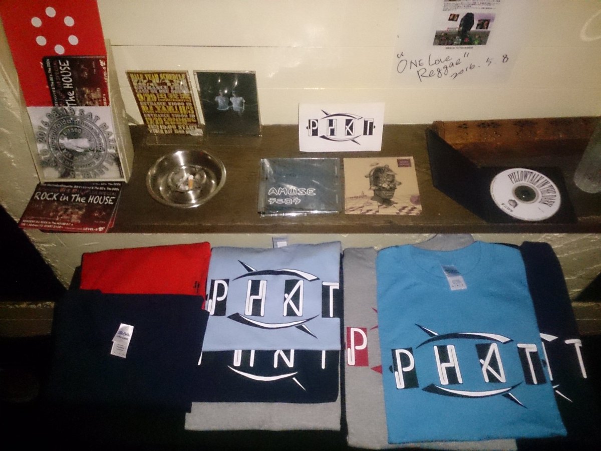 tnktmm's tweet photo. 今夜 モ イイ 音楽 イイ Mix ト イイ 会話 #TURTLECLAP #yupamiralda #デニロウ #PHAT #物販 #merchandise #goods
#桐生祭り #前夜祭 #ありがとうございました https://t.co/NvM5LcLnp9