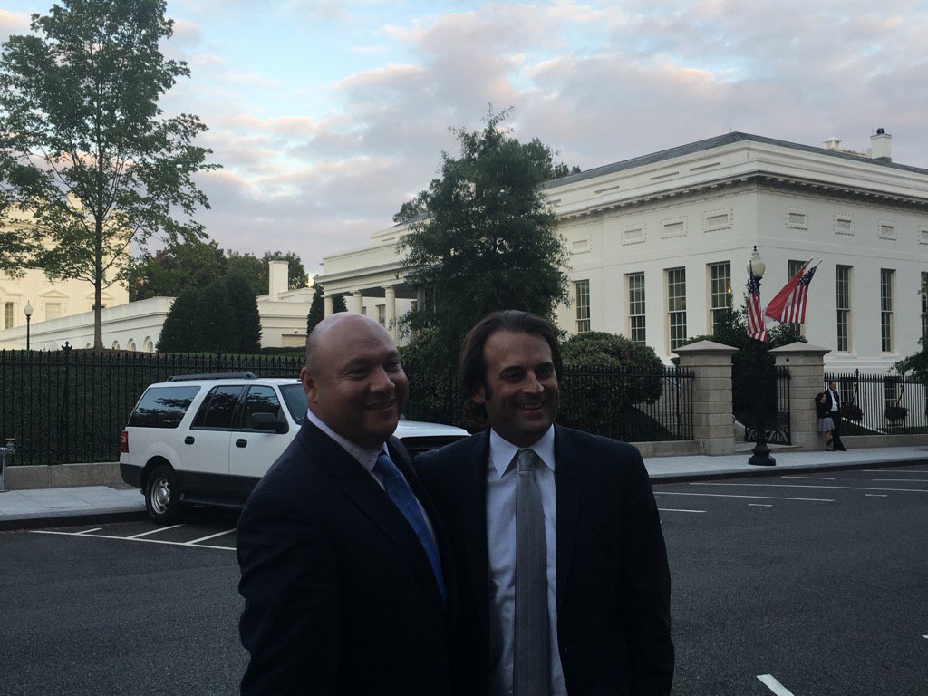 RosarioCoaching's tweet photo. With a great friend and leader Jesse Cortez - White House dinner @HITECLeaders https://t.co/ijpu90krBC