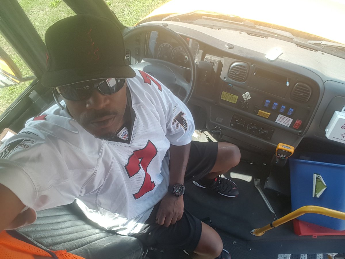 true2theone's tweet image. Good day. Getting that fly on. #bigbuspushing