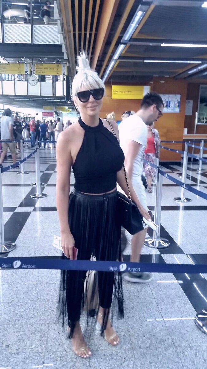neponovljiV's tweet photo. @karleusastar #diva #airportsplit #cro thank you :* https://t.co/dEbS7R881P