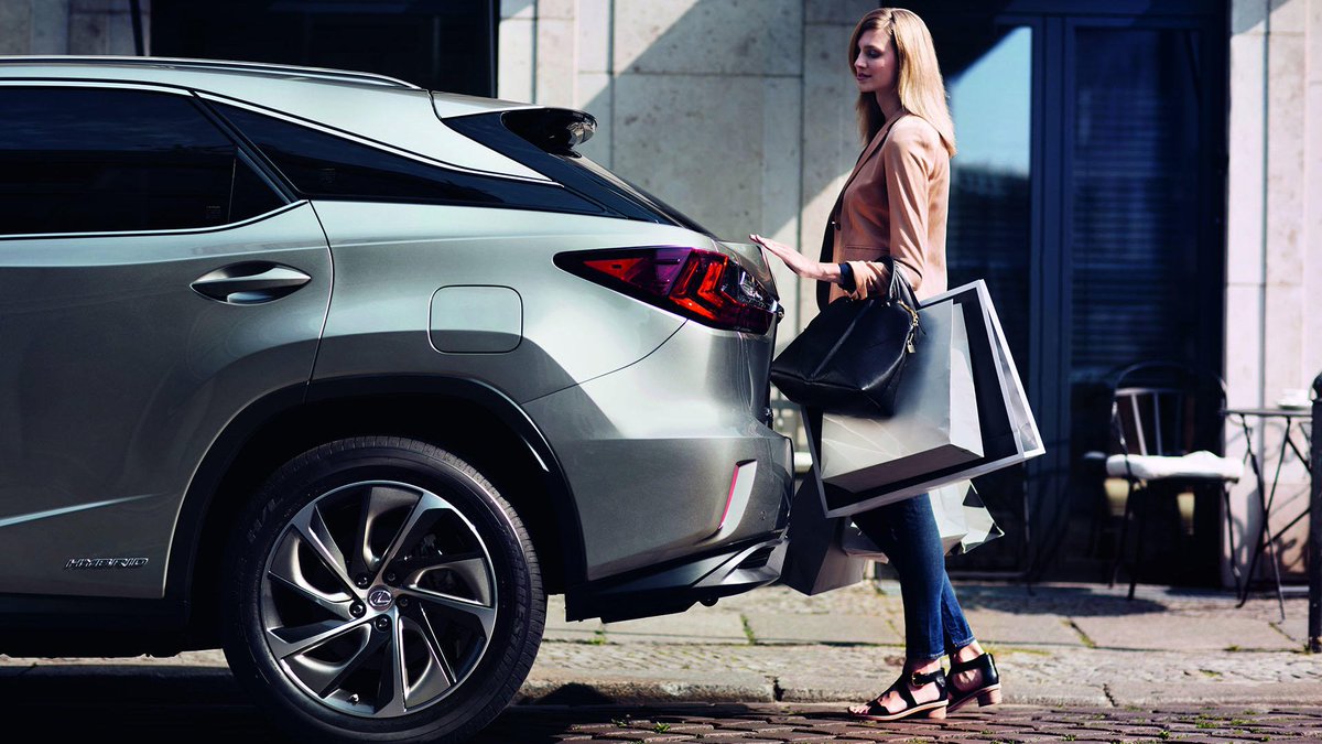 Lexus UK tweet media