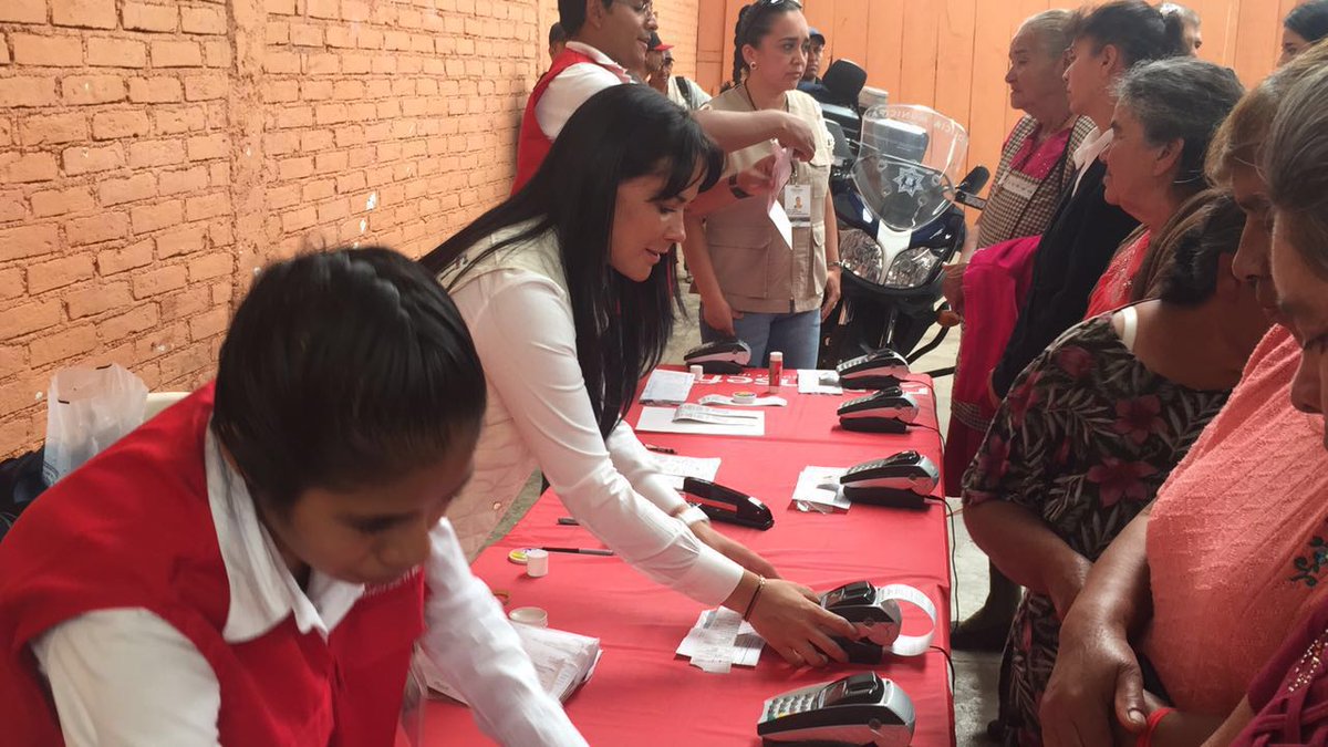 AlejandraDMV's tweet photo. En Santiago Undameo, supervisando nuestro trabajo para siempre ser mejores y darle mejor servicio a @Prospera. https://t.co/xvBAx7KEcu