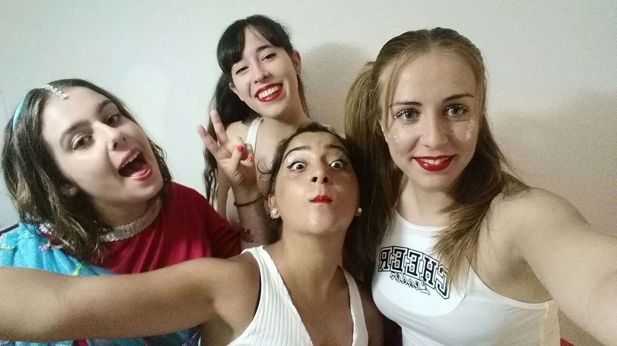 koaloide's tweet photo. Pa repetir mil veces, os amo 👭🎉💘 #xairo2016 https://t.co/Dvrf2DLzd0