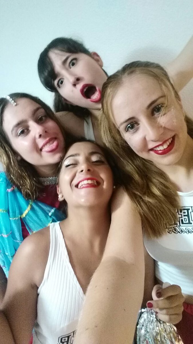 koaloide's tweet photo. Pa repetir mil veces, os amo 👭🎉💘 #xairo2016 https://t.co/Dvrf2DLzd0