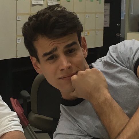 baneandlewis's tweet photo. #eyebrowgameonpoint 🙌🏻 @arosende https://t.co/aoVd9oQzf7