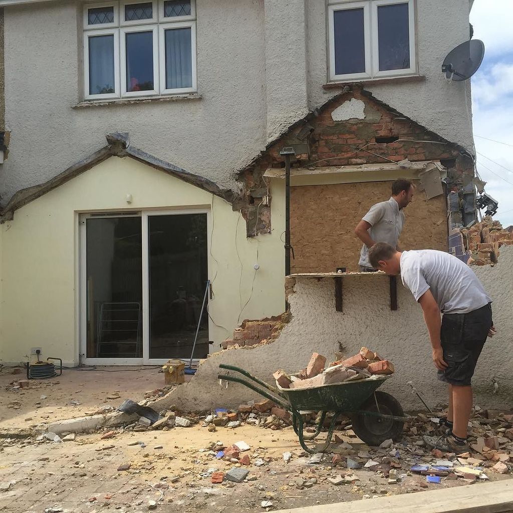 msbelectrical's tweet photo. Another new extension starting #building #brightonbuilder #brighton #hove #morespacebuildi… https://t.co/KqWB84lTPy https://t.co/ptUofYg9KL