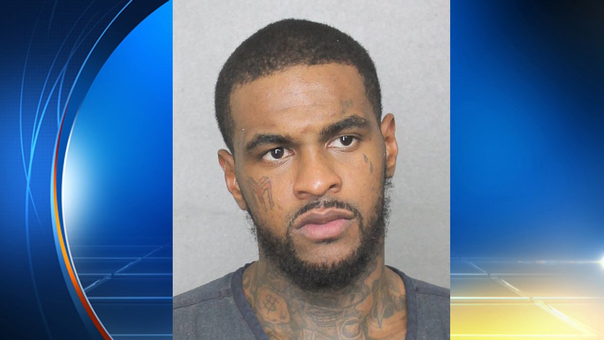 Dad flees cops, ditches 5-year-old son when he can't keep up bit.ly/2axEFqW?utm_me… https://t.co/TrobM0HJ8l