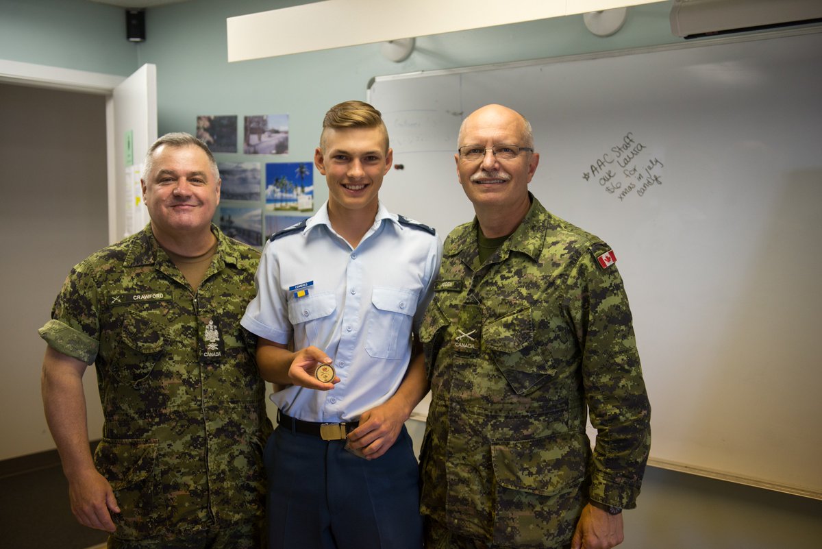 ComoxCFTC's tweet photo. #commanderscoin, #leadership #recognition #aircadets @pentictonherald https://t.co/NTZkbU8UxY
