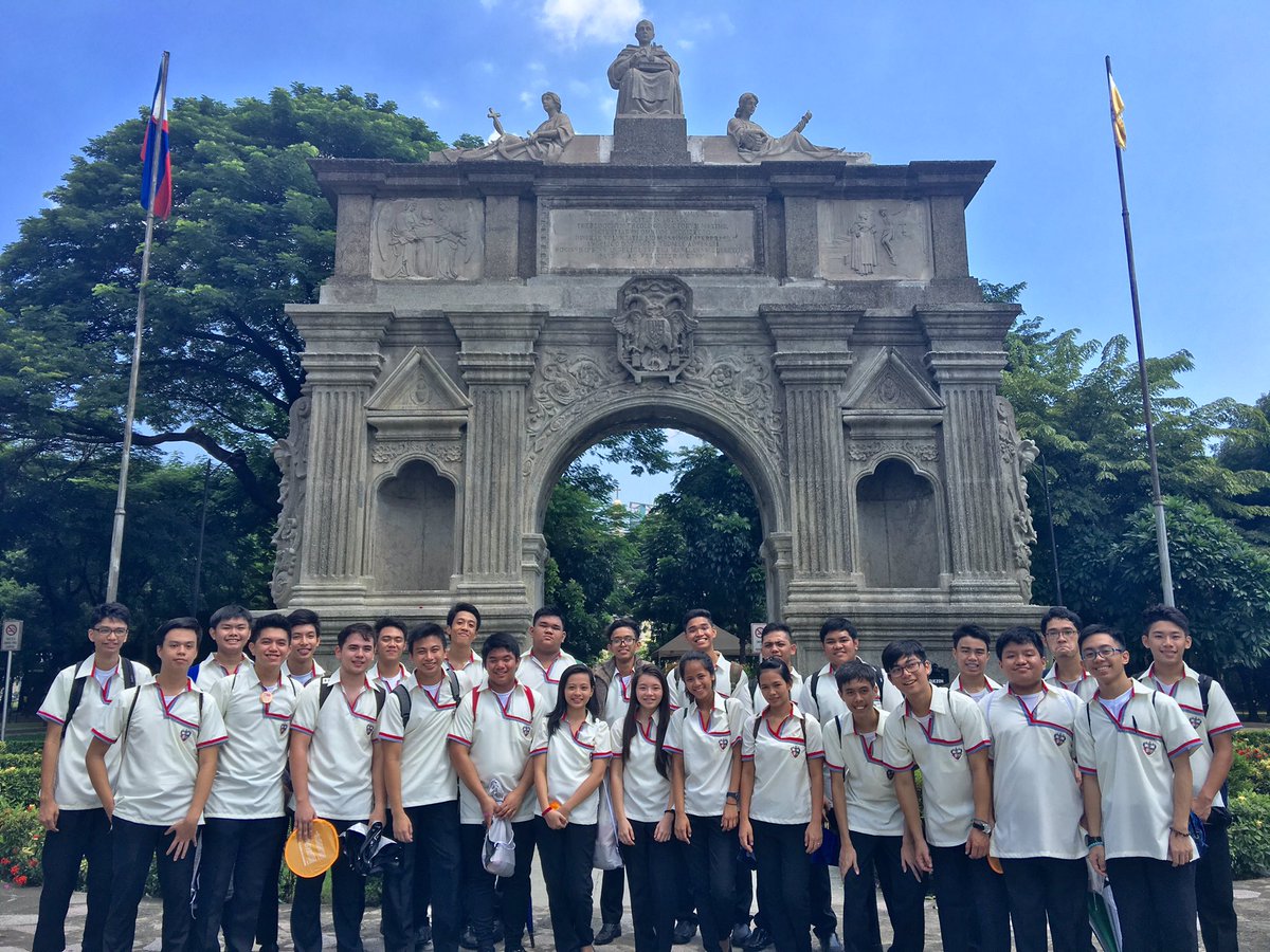 usticssc's tweet photo. IT Freshies and the @USTSITE Officers ended the #CampusTour2016 with a bang! #USTFreshmenWeek2016 #IICSperience https://t.co/mHLmPv6gDB
