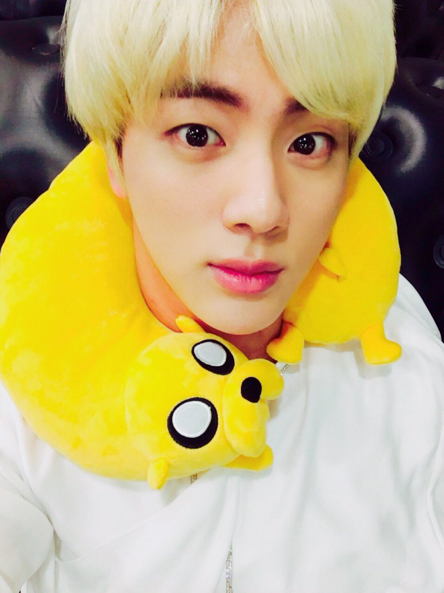 JulyGar2003's tweet image. Amo esta foto😍
#BTS 💞Jin