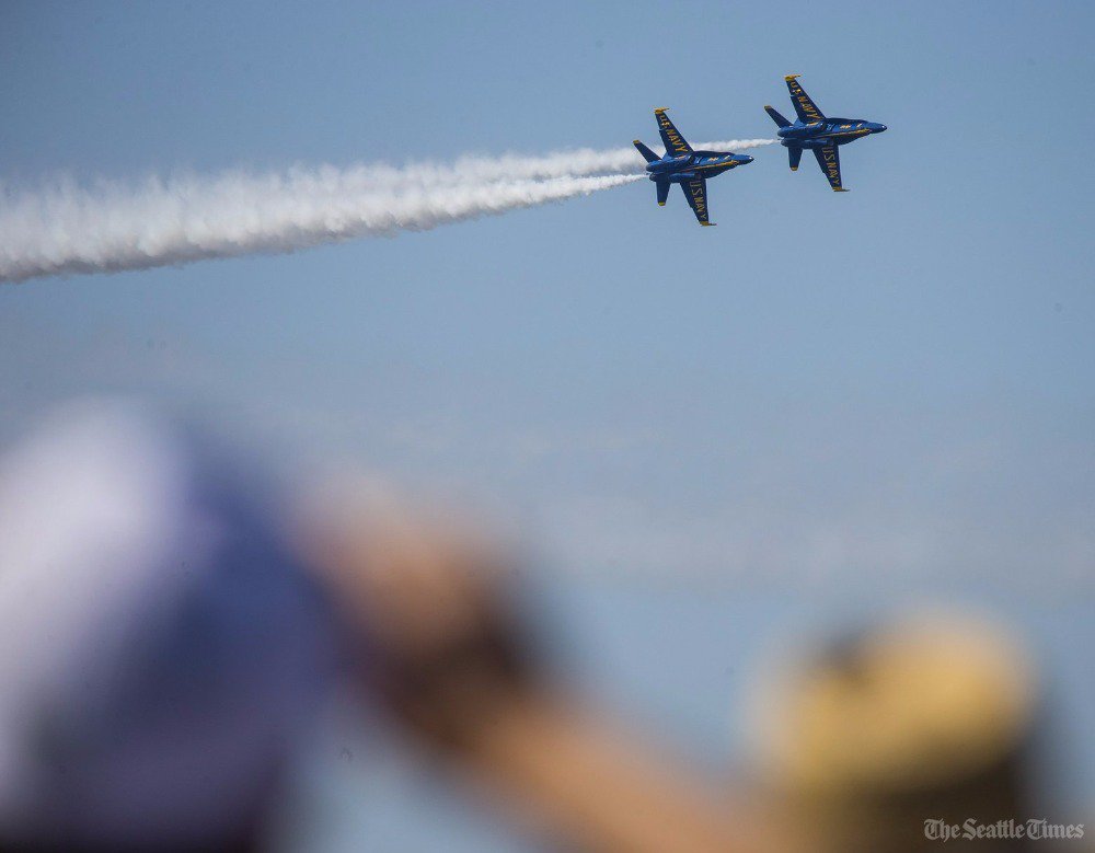 seattletimes's tweet photo. #BlueAngels in Seattle: What you need to know https://t.co/CfDteMhAsA https://t.co/V9p83crrzI