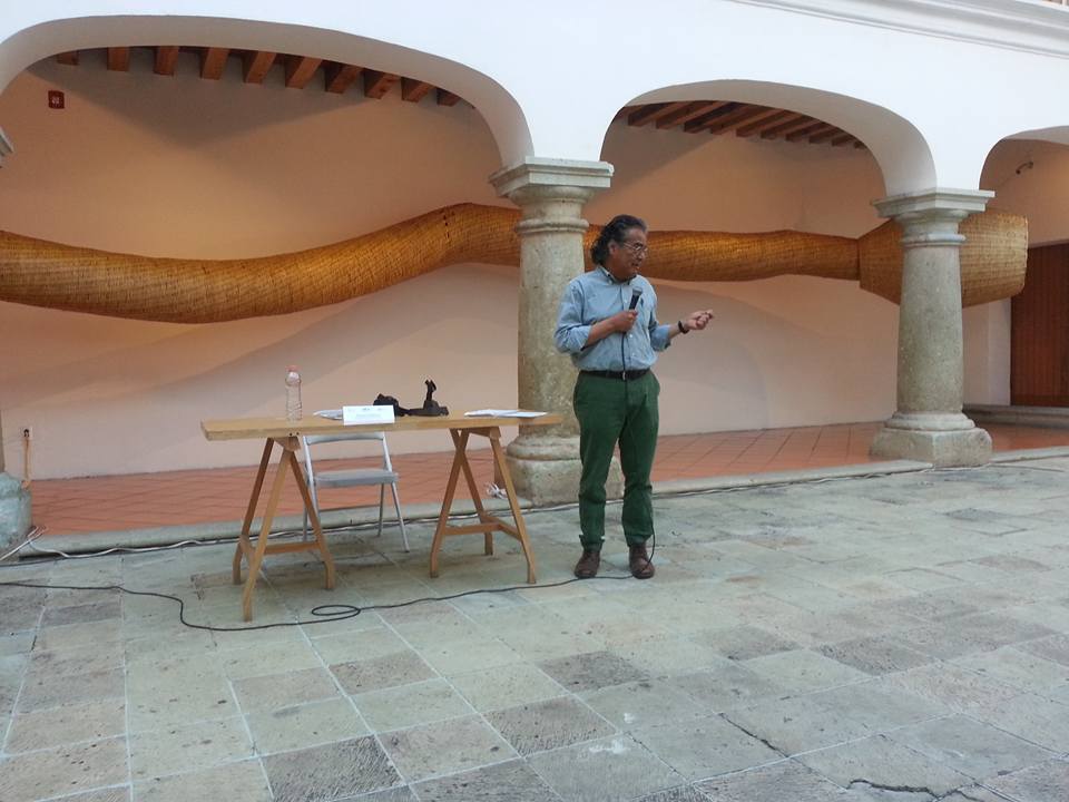 FiFTijuana's tweet photo. Seguimos en #FOTOAX2016. Ayer con Pedro Valtierra platicándonos sobre su trabajo como fotoperiodista por 40 años. https://t.co/lqiZwqGxfi