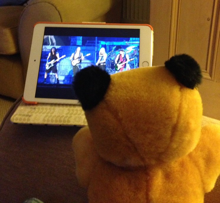powerslave16v's tweet photo. RT @cparkyuk: #streamforme @IronMaiden https://t.co/vsOPdb4JFw #uptheirons