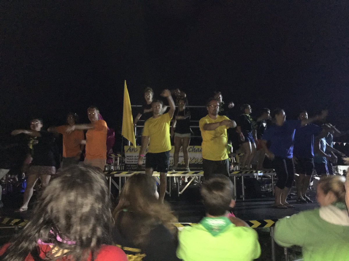 vetster189's tweet photo. Leaders & staff completed Its a knocked out @EIJ2016 2night. Great fun ππΌ #volunteers #BoltsTrack https://t.co/CMKRF9Eaor